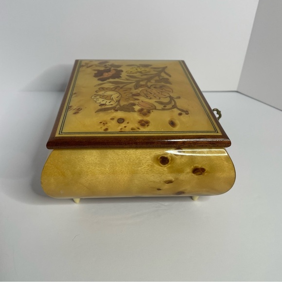 Reuge Wooden Jewelry Music Box with Cream Accents - Picture 4 of 13